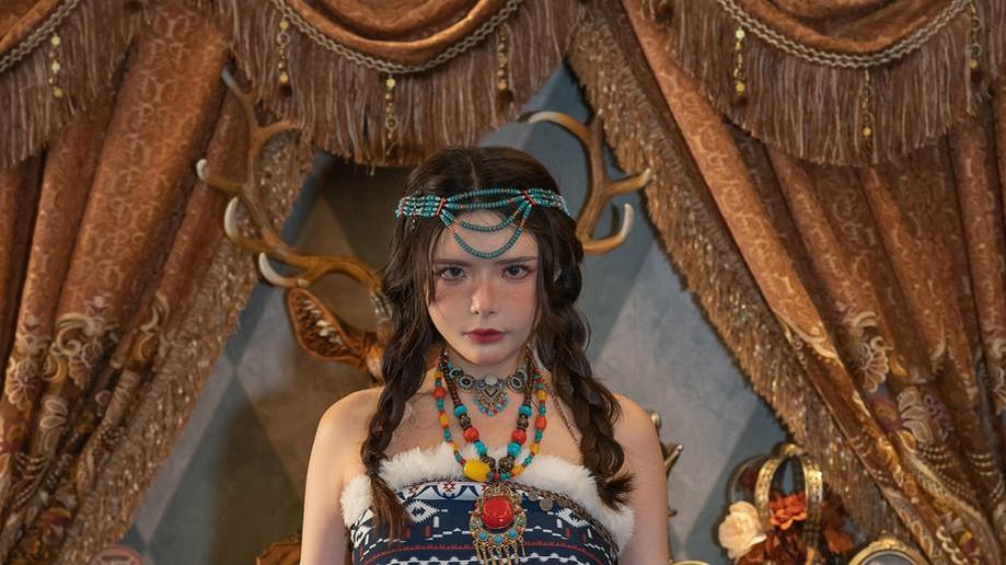 秋与柯基艳忍的角色魅力，穿梭于电影和cosplay之间，让人们宛如在梦境中徜徉。-51acg