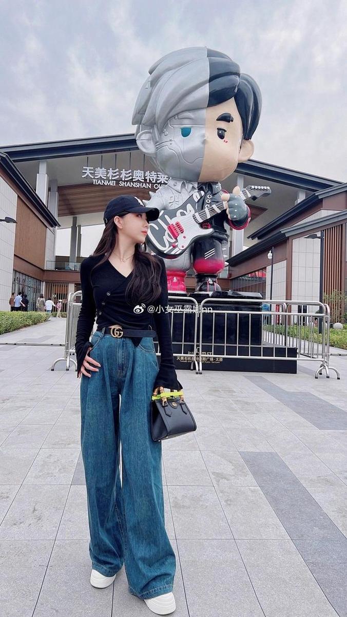 狂欢小女巫露娜定制免费看的无删美图大饱眼福-51acg
