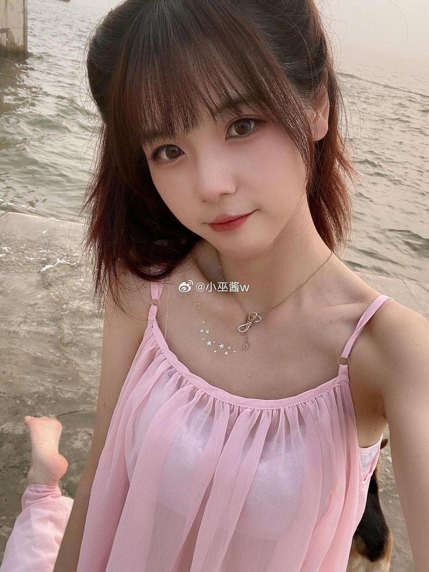 整整100张小巫酱w真名叫什么的经典cos，你还不快来收藏？-51acg