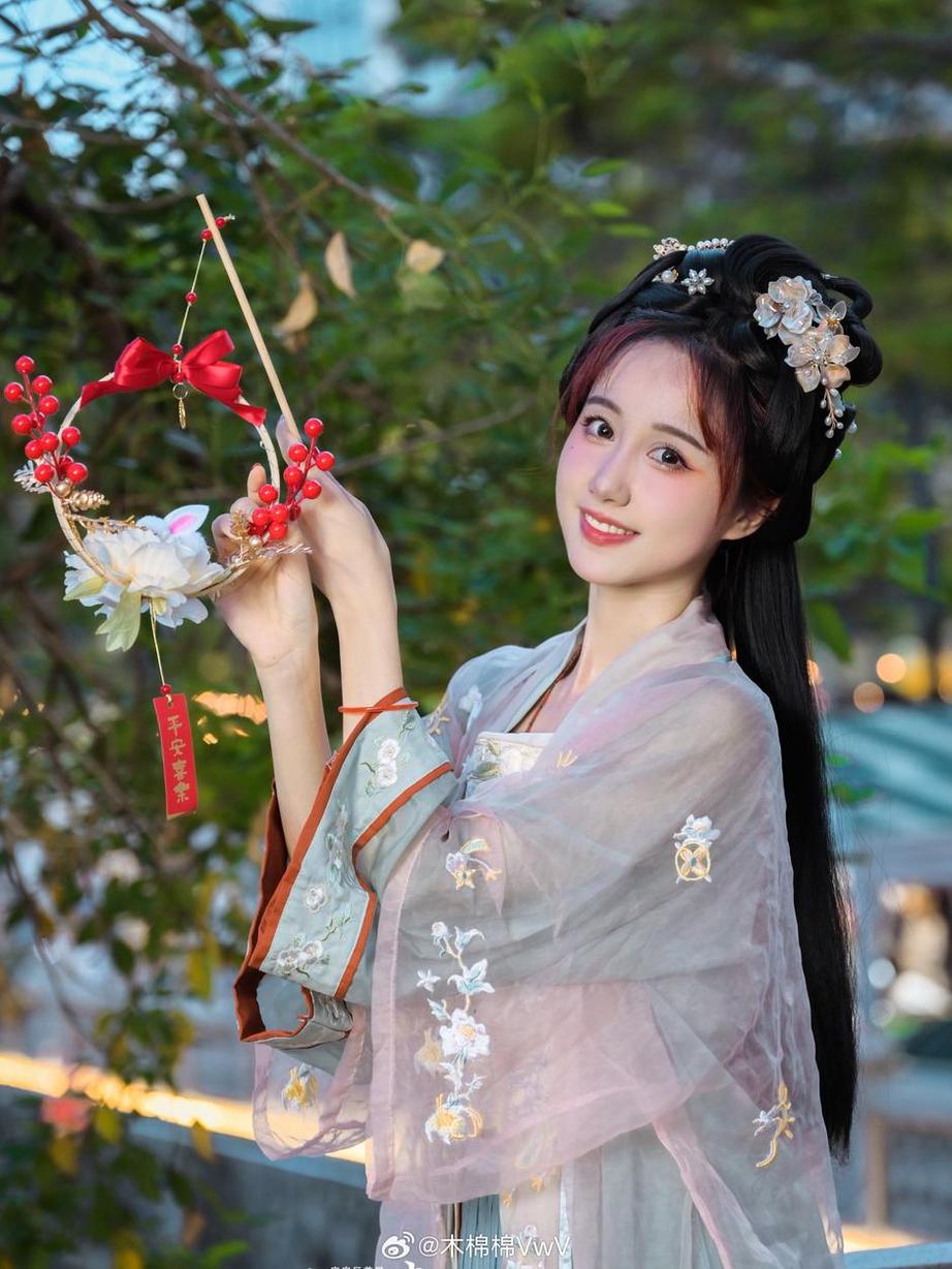 这是我原创的木绵绵owo你的怀中jk猫照片，专门为喜欢这个角色的人准备的。-51acg
