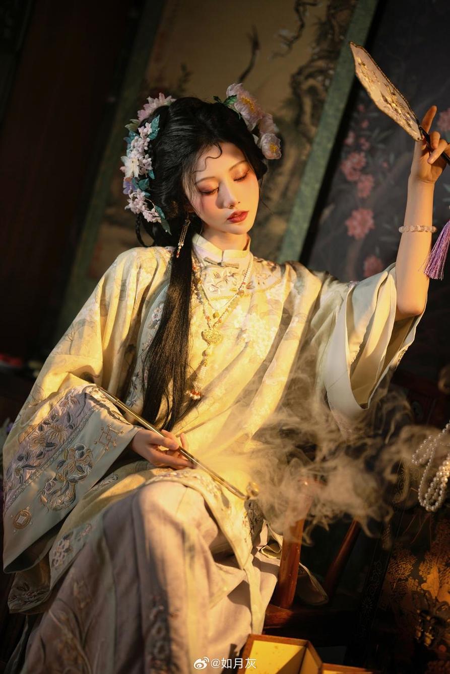 如月灰cos迦南动人原图，集齐全场独享-51acg