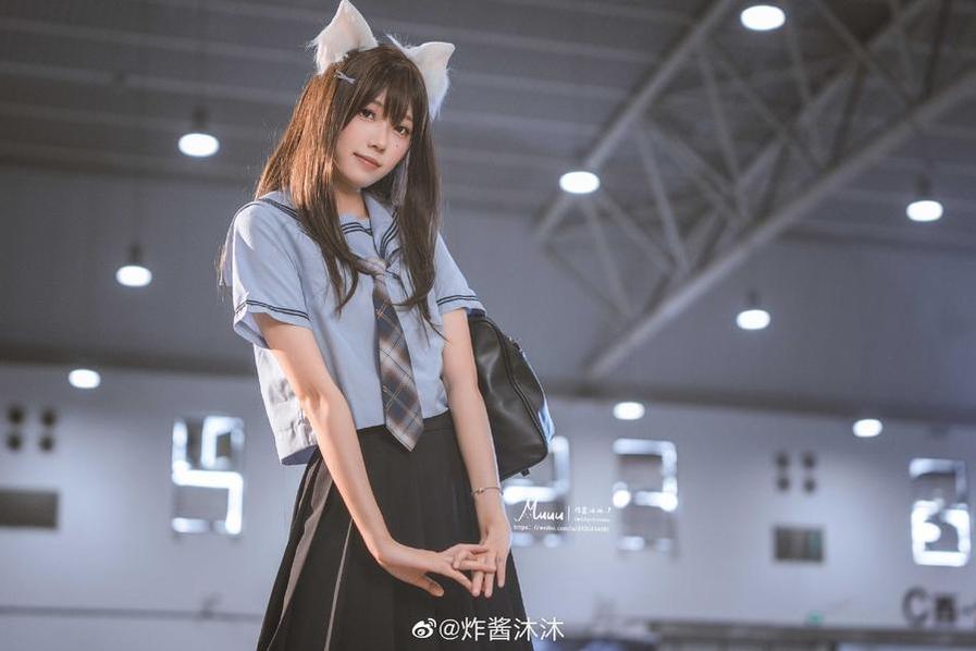 炸酱沐沐猫的cos照片，背景细节处理得当，让你的眼前宛如画卷-51acg