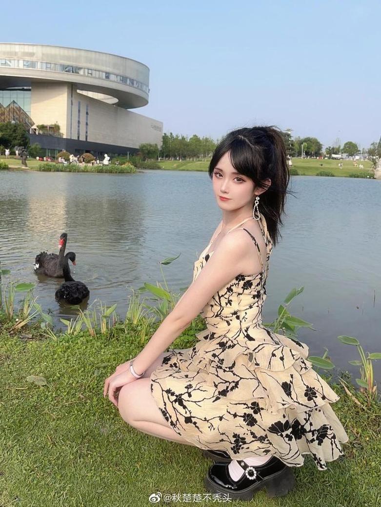 再次重现秋楚楚提不起劲cos，与你分享这份美妙-51acg