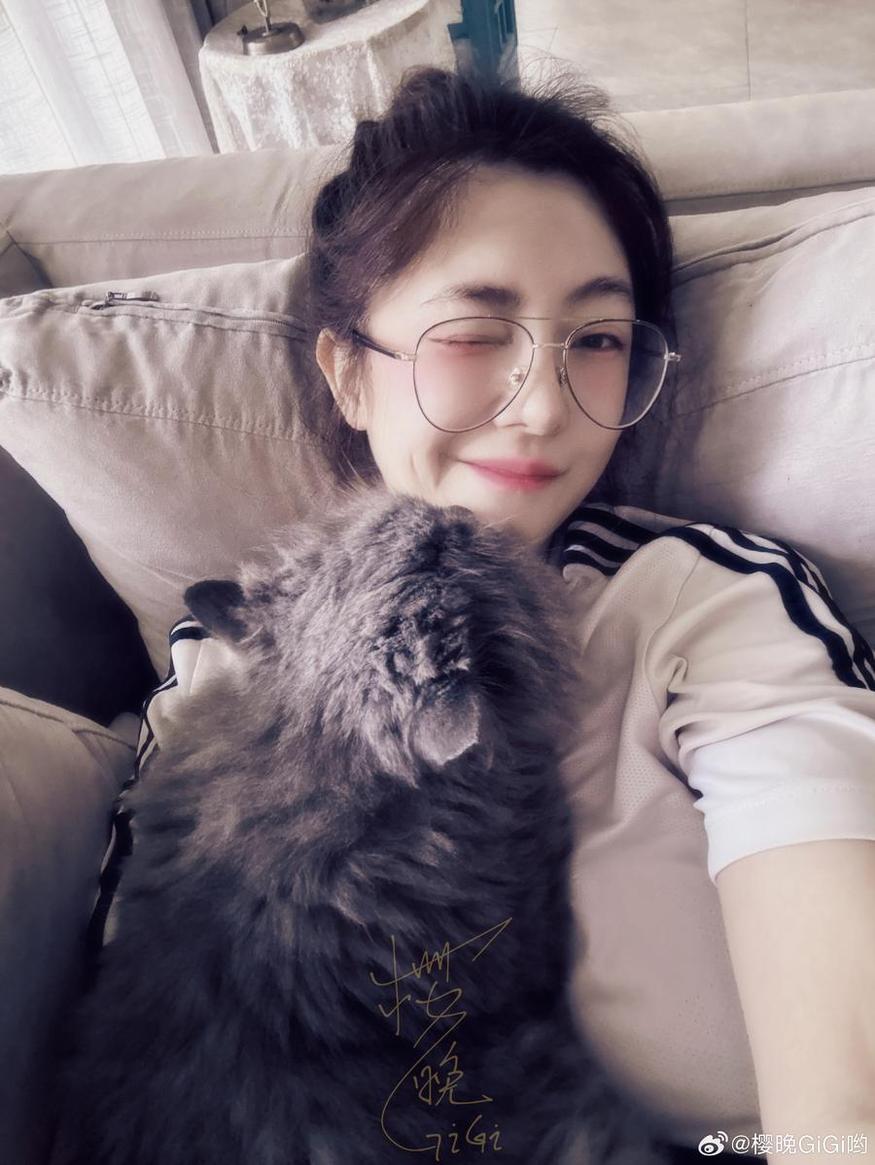 图片中的樱晚gigii，是如此优雅，美不胜收-51acg