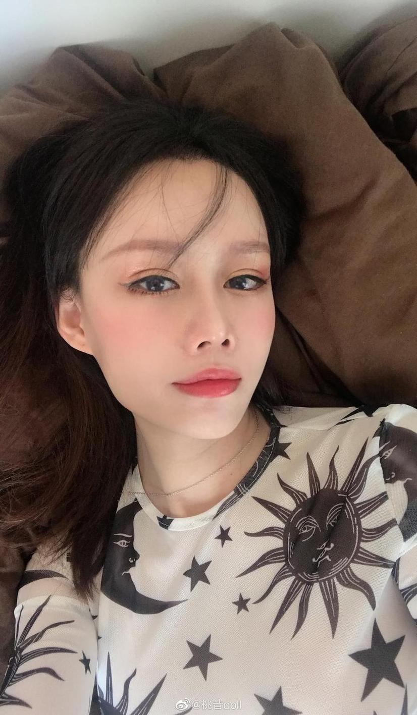 桃昔doll的微博怎么了，她的摄影技术让你感受到奇妙的cos世界。-51acg