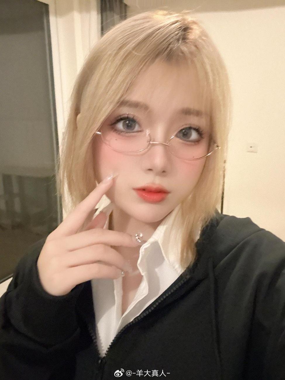 羊大真人礼服图包：带你亲临现场的原图大绝招-51acg