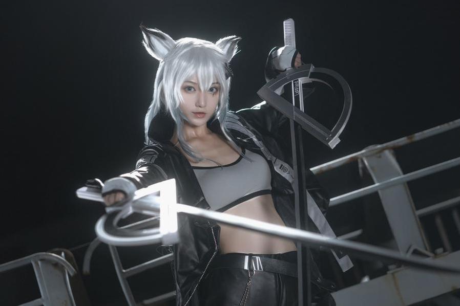 铁板烧鬼舞草莓：独特作品，呈现美妙风姿-51acg