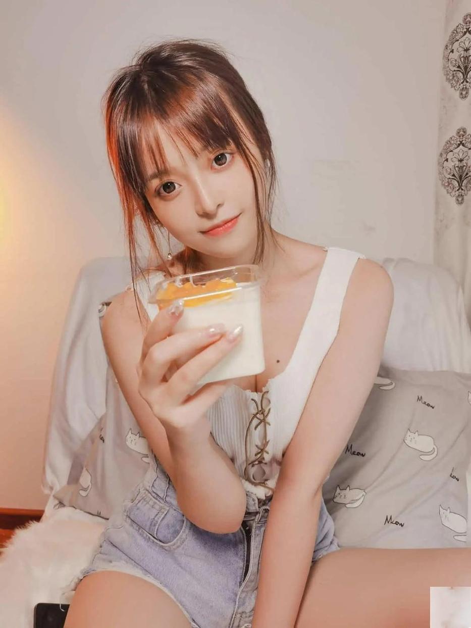 遇见草莓味的奈奈兔是谁，沉迷于她的美图-51acg