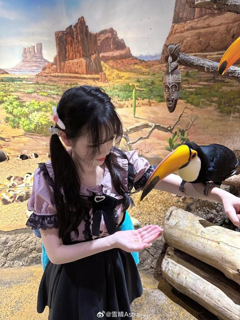 雪晴嘟嘟的作品，制服美图惊艳全场-51acg