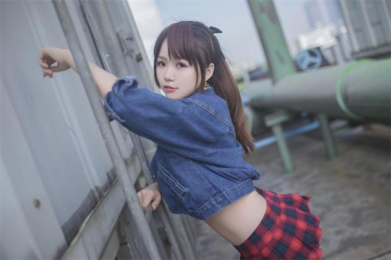 “Yoko宅夏红色格子”原图cosplay，宛如赫莲娜公主的宏伟气质-51acg