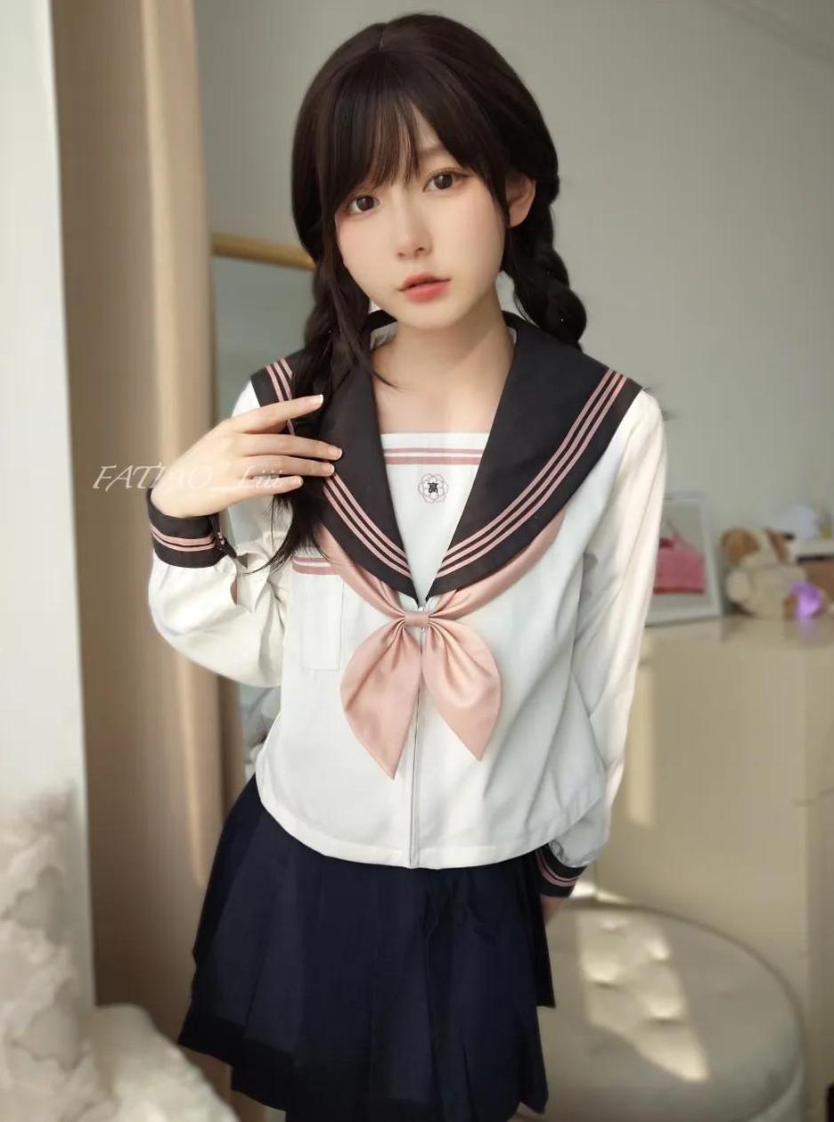 迷之呆梨调侃网，这个套装绝对是cosplay大赛中的一匹黑马-51acg