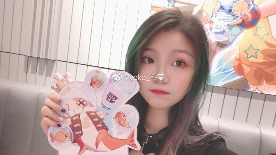 “Yoko宅夏红色格子”合集更新，活力满满的cosplay美图-51acg