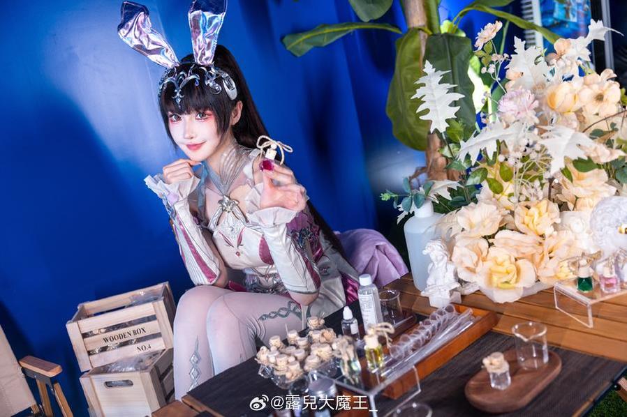 大魔王露儿cos小五，欣赏原图更近一步接触cos界-51acg
