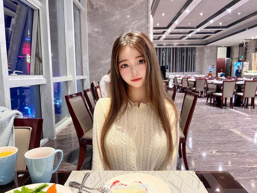Eloise软软举牌，原图精选：身世复杂的银桥公主cos。-51acg
