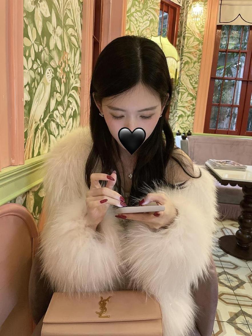 chloe霏霏资源大放送：超多超全高清美照-51acg