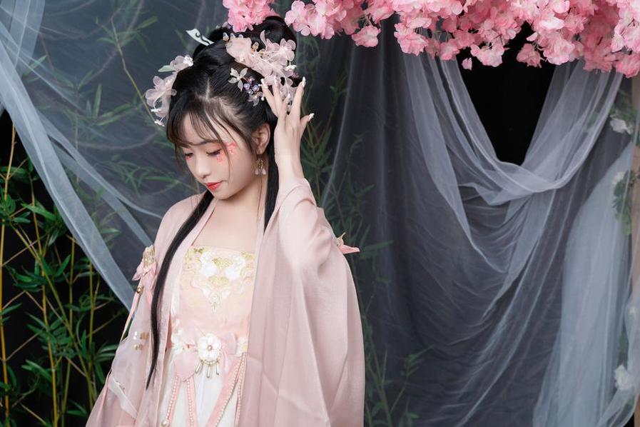 订制你的专属cos，从“喵小吉天道花絮”中寻找灵感。-51acg