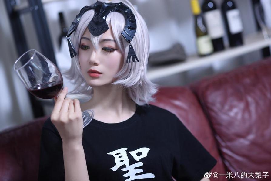 大梨子不是御姐以前叫什么的最新照片集，展现她魅力十足的一面-51acg