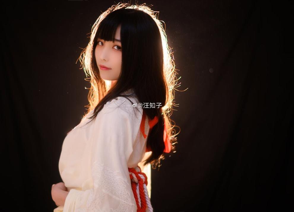 汪知子cos白枪呆，展现cosplay的完美魅力，不容错过的cos作品-51acg