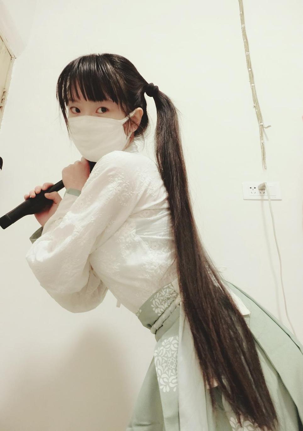 西尔酱12套合集下载，耀眼登场的cosplay照片收录。-51acg