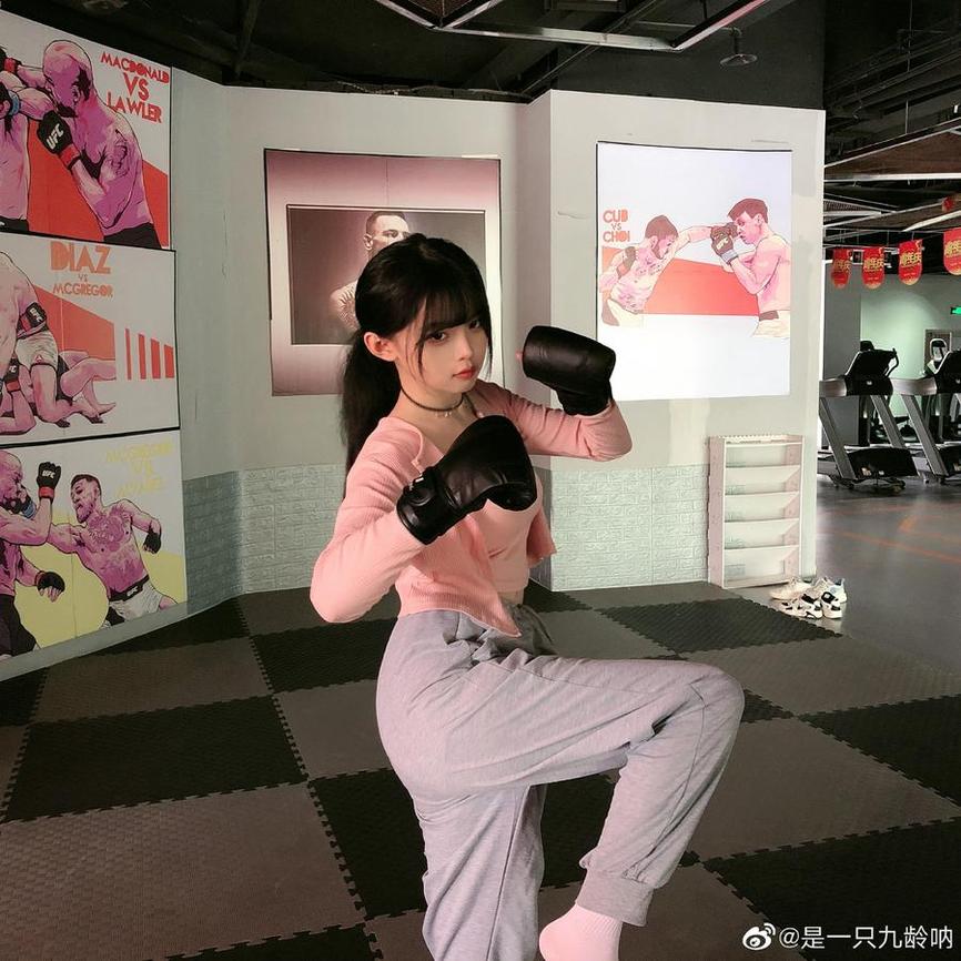 是一只九龄图片高清，我化身成兽人猎人游走于森林之间-51acg