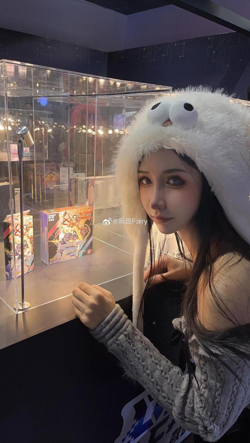 阮邑_fairy素材中的独特魅力：美妆摄影的经典之作-51acg