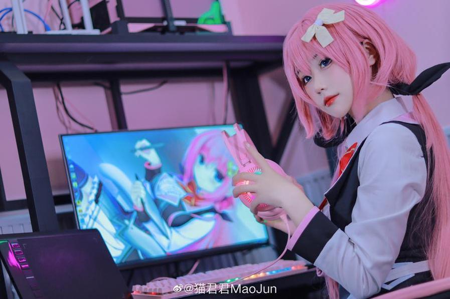 猫君君猫君纯白兔子的cos，不仅外形完美，道具和背景也同样精工细作-51acg