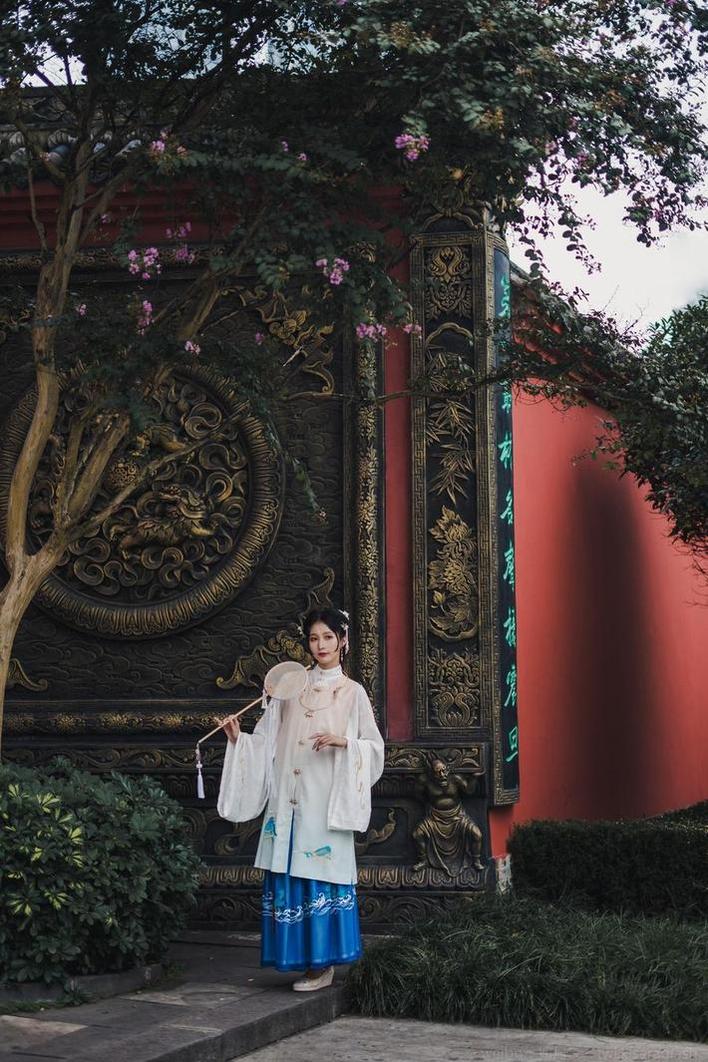 如月灰付费，精选美女cosplay作品一网打尽-51acg