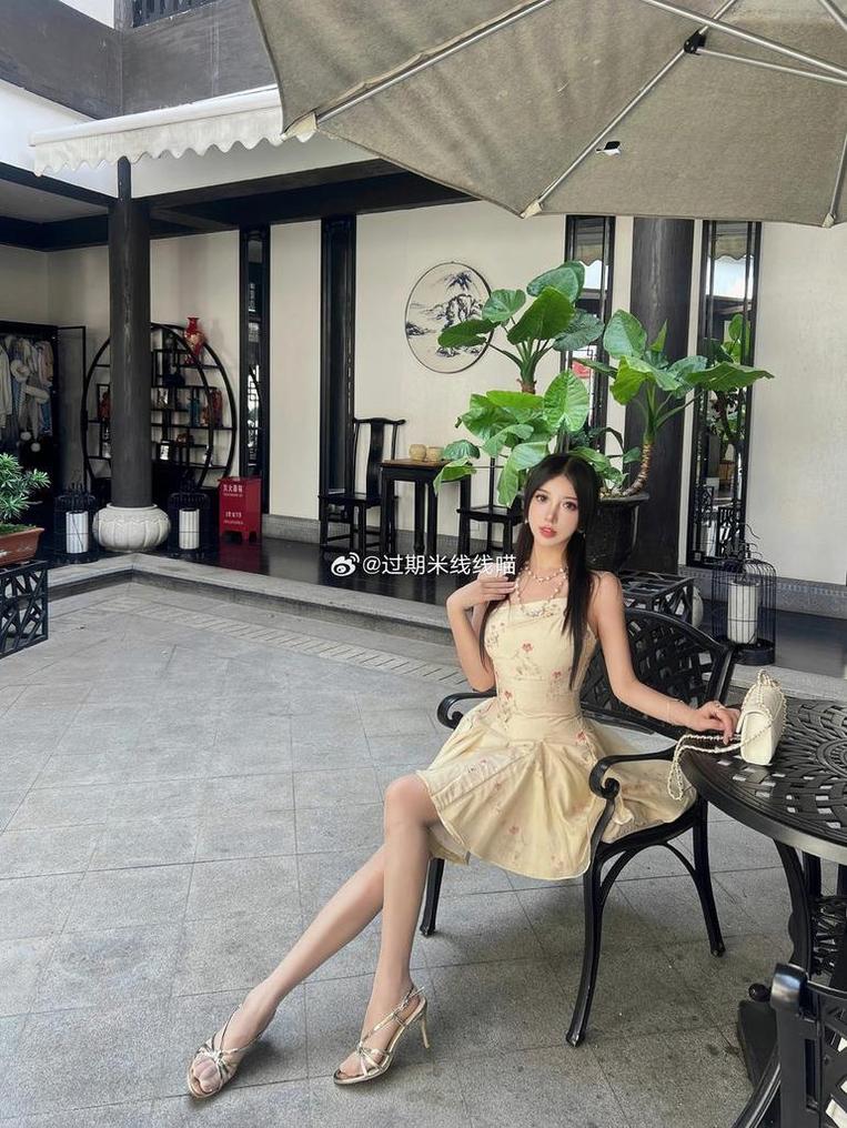 过期米线线图集：coser的美妆图片图包-51acg