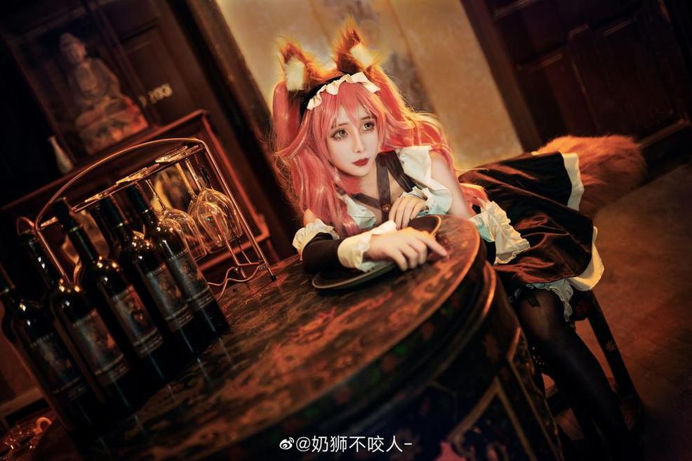 奶狮不咬人赫萝免费，cos作品美图限时放送-51acg