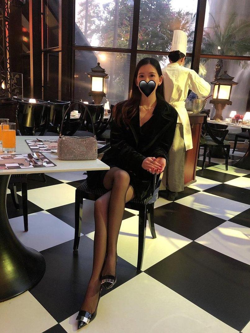 “绝美足线”-chloe霏霏足丝的cos美图巨集发布-51acg