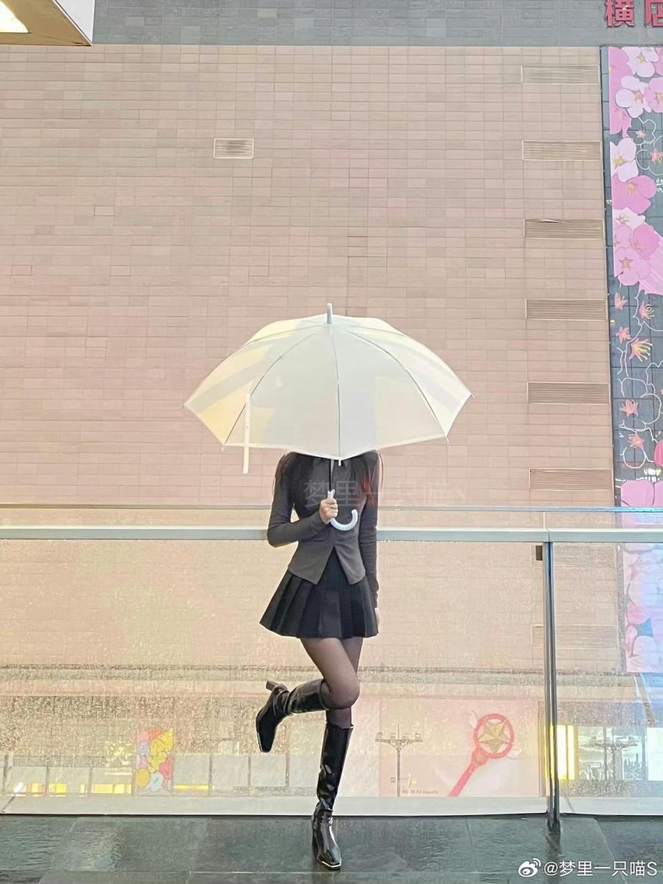 走进梦中世界，发现梦里一只喵re微博的美图珍藏。-51acg