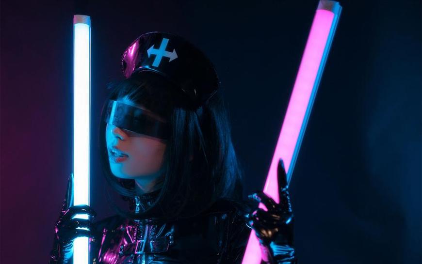 韶陌陌cos黑暗护士分享：向你展示她的另一面，感受她的不同风格-51acg