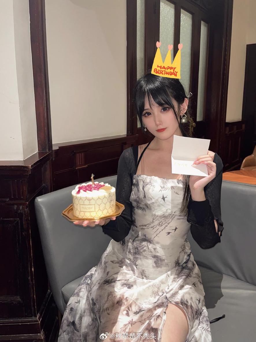 超值图包分享——秋楚楚女皇精美cos作品一箩筐-51acg