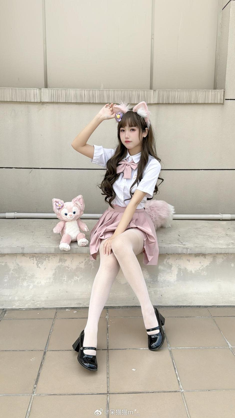 不呆猫全部作品集下载，包含了最惊艳的cosplay照片大合集。-51acg