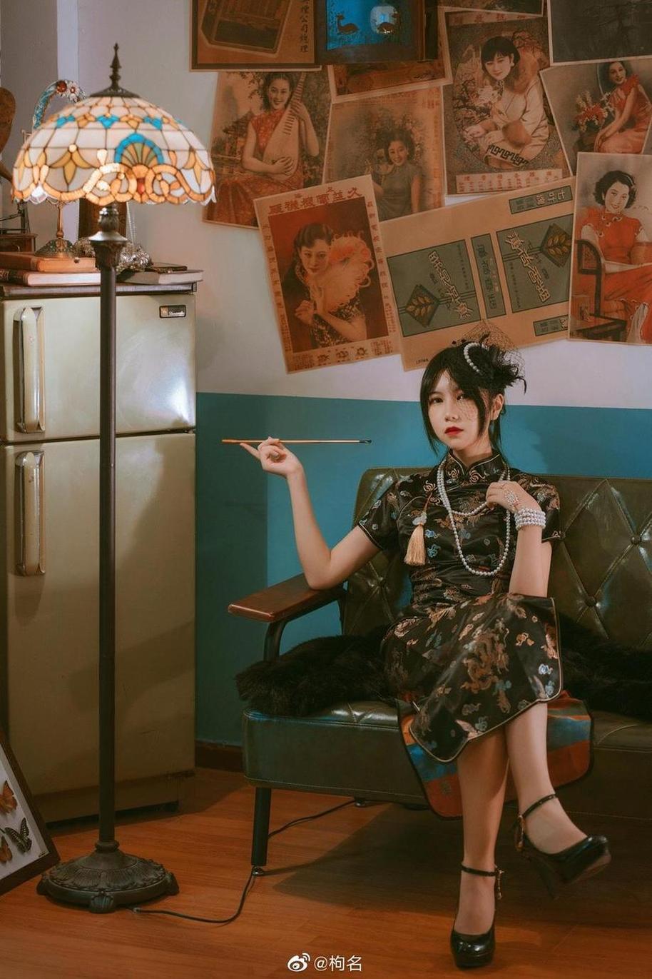 素颜美女逐月su图包，挑战自我创作无删-51acg