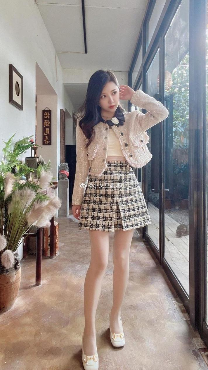 小女巫露娜免费电子图包：精选cos作品原图，感受角色的力量-51acg
