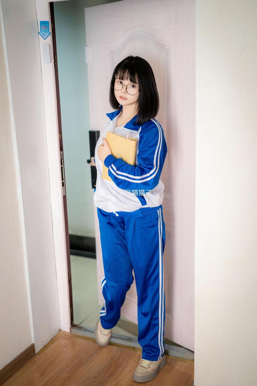 七月喵子最新壁纸，看我为你打造的全新cos作品精选-51acg