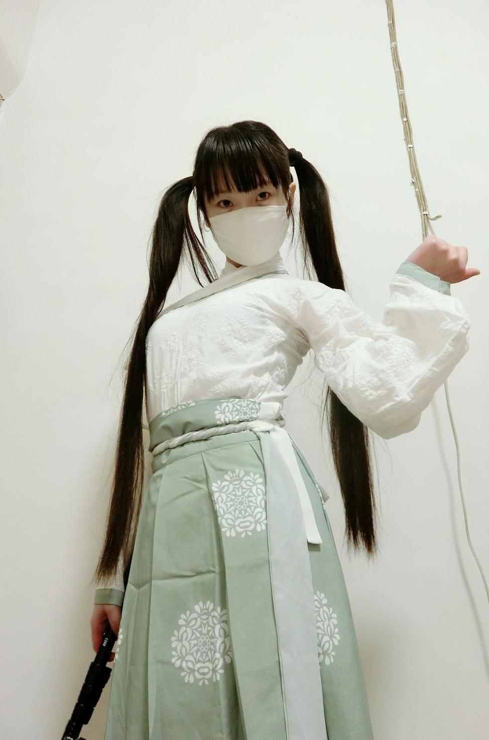 神秘而又典雅，西尔酱汉服相册的图片打动人心。-51acg