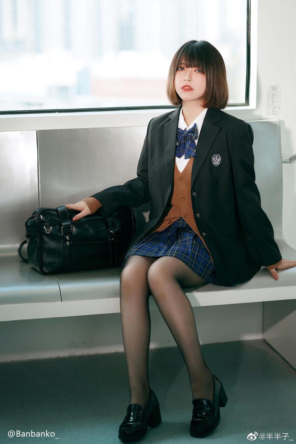 半半子cos全套：角色扮演大集合，呈现最完美的cosplay造型与场景还原。-51acg
