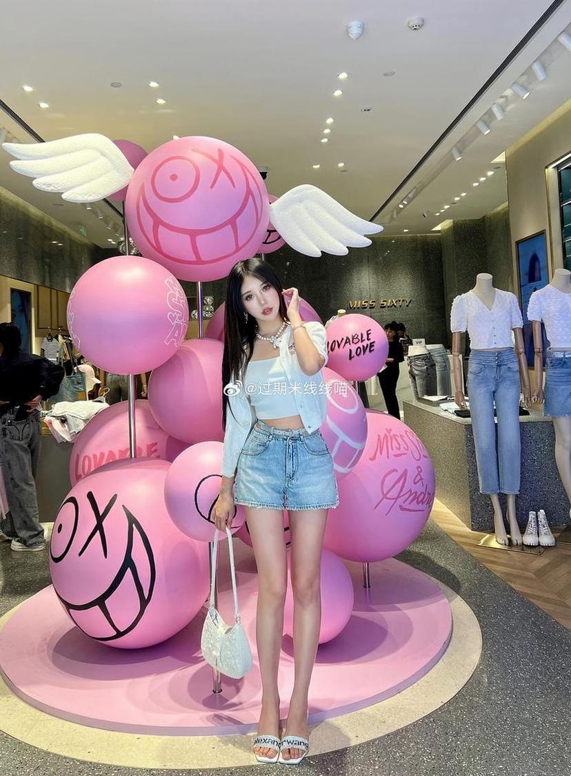 华丽过期米线线喵图集全套 – 一系列绚丽的美图和照片展现在你面前-51acg