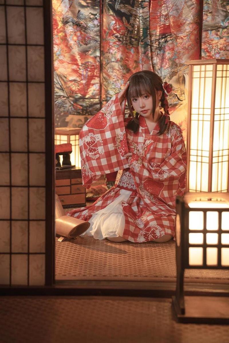 十月新作品来啦！喵小吉花cosplay燃爆场面-51acg