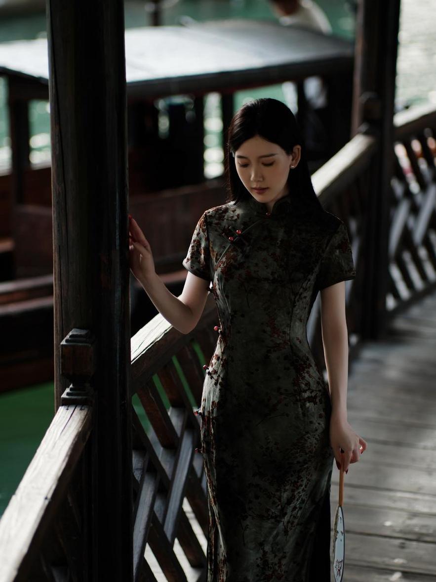 引爆网红圈，chloe霏霏图包免费更新美图大放送-51acg