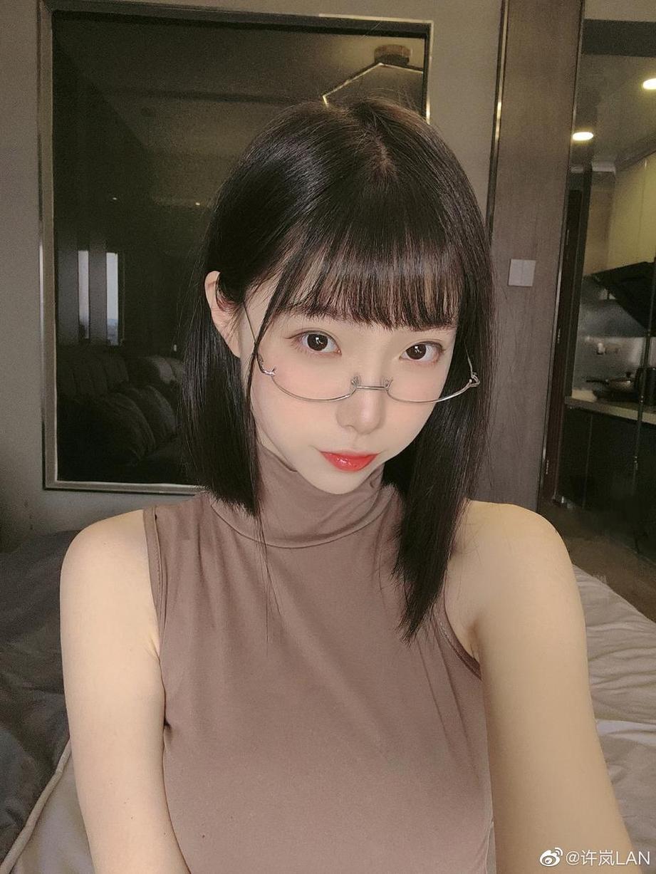 许岚lan教室jk的cos作品图集，美得令人窒息-51acg