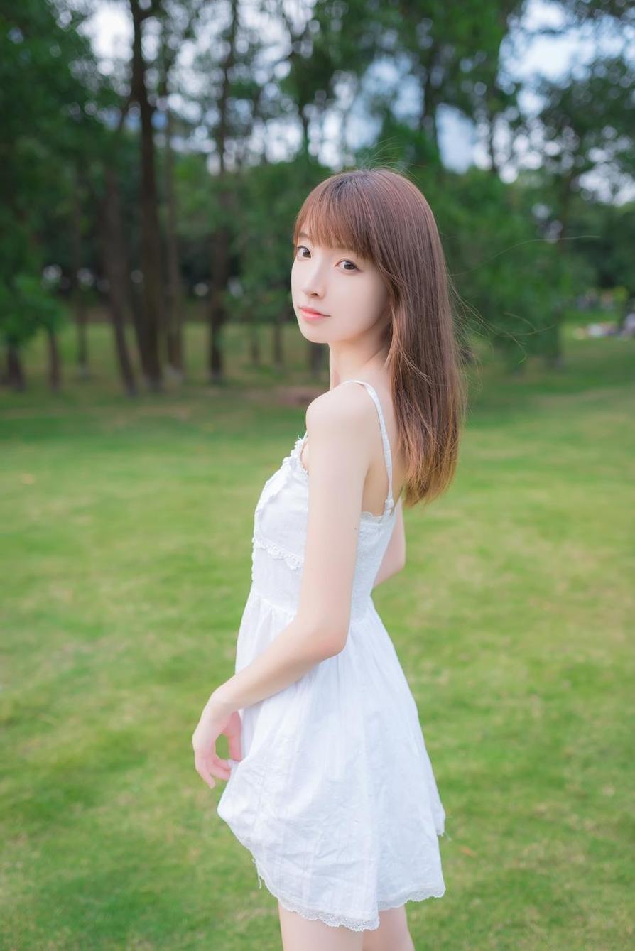 “祖木子百度百科”美图分享：清新自然的魅力女孩-51acg