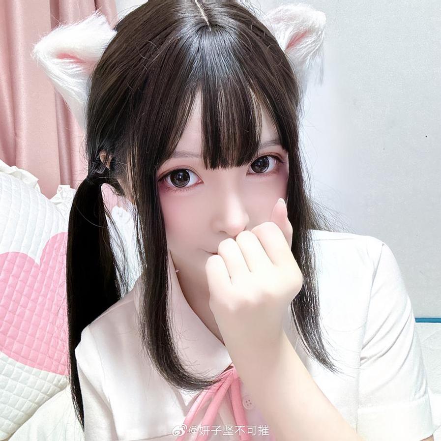 妍子坚不可摧的微博：独家原图图包，看到你流口水-51acg