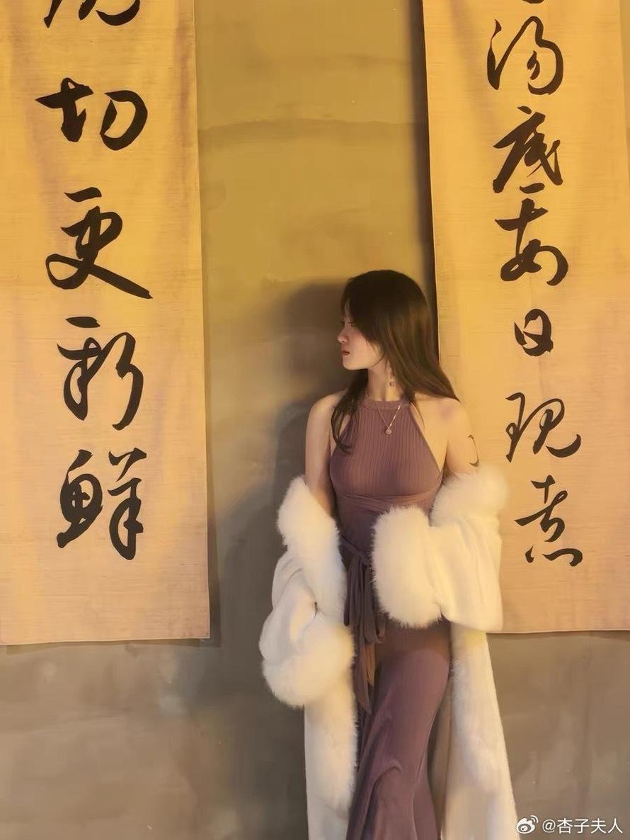 身临其境的超凡体验：白烨cos作品全集下载-51acg