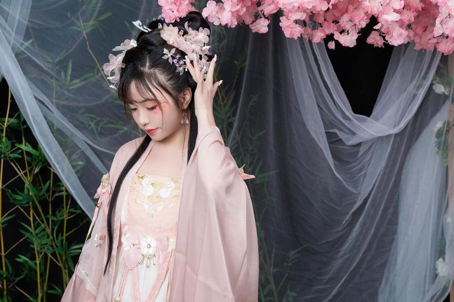 久远的美感名作，重获新生！喵小吉无删减作品集重新回归-51acg