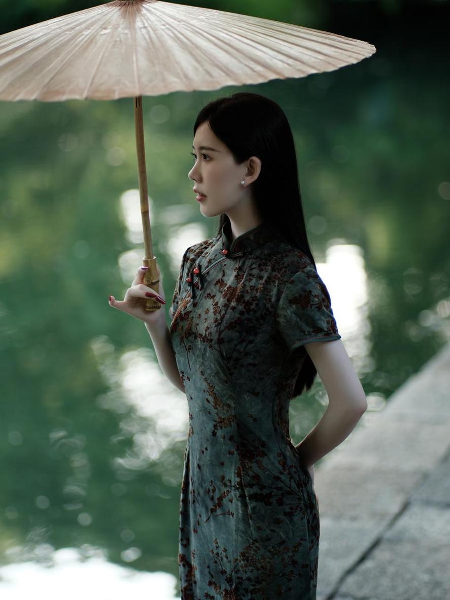 多姿多彩的cos世界，chloe霏霏至尊会员的每一张照片都是精品-51acg