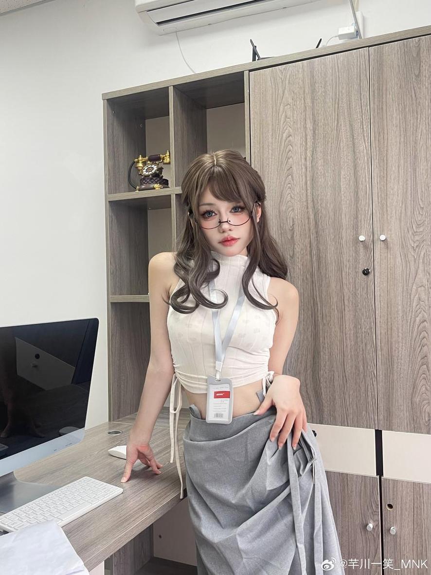 资深Cosplayer分享“一笑芳香沁小红帽”套图，让你cosplay更上一层楼。-51acg