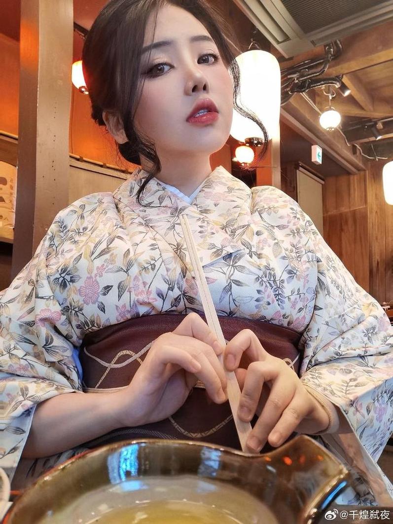 千煌弑夜英格图包：掌声和喝彩的眼神-51acg